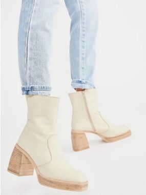 NWOT Free People Ruby Block Heel Boots in Cream